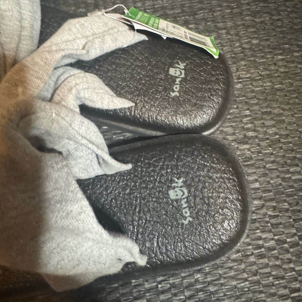 NWT Sanuk Yoga Black and Gray Sandals - Picture 6 of 6